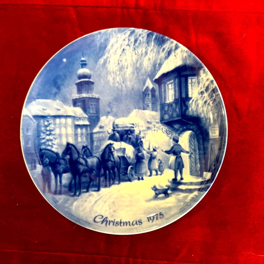 Christmas in Dortland-German-No Box German Christmas Plate by Berlin Design